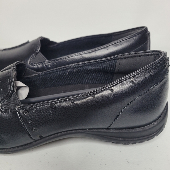 NIB Easy Street Purpose Black Leather Slip On Shoes - Picture 2 of 8